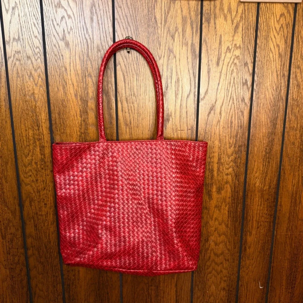 Signature Club A Tote Bag Womens Large Red Vegan Leather Shoulder Bag Snake Skin
